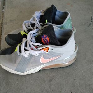 Nike * Size 7* Lebron 18 Space Jam low Shoes *Tune Squad Bugs Marvin 2021